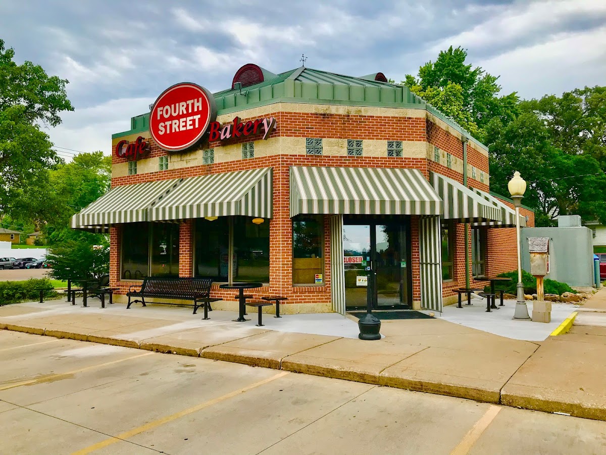 Fourth Street Bakery & Cafe